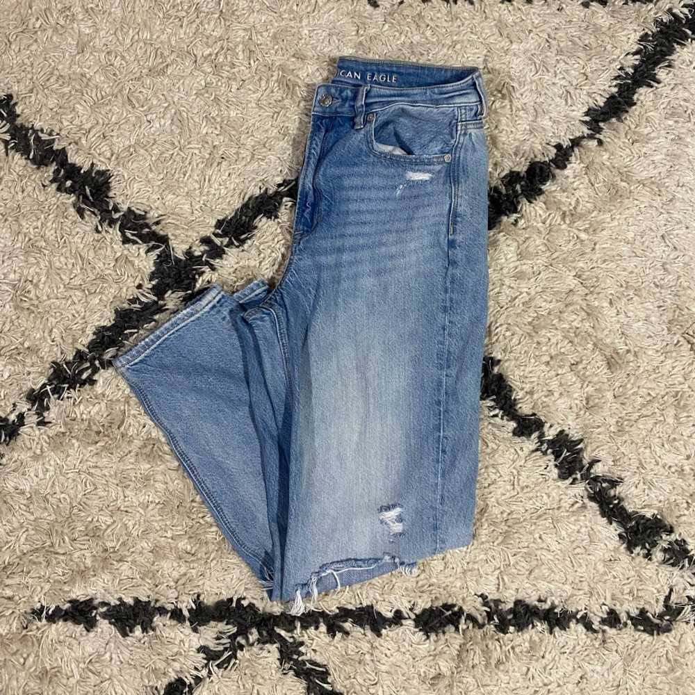 American Eagle Comfort Stretch Waistband Distressed Mom Jeans Size 6